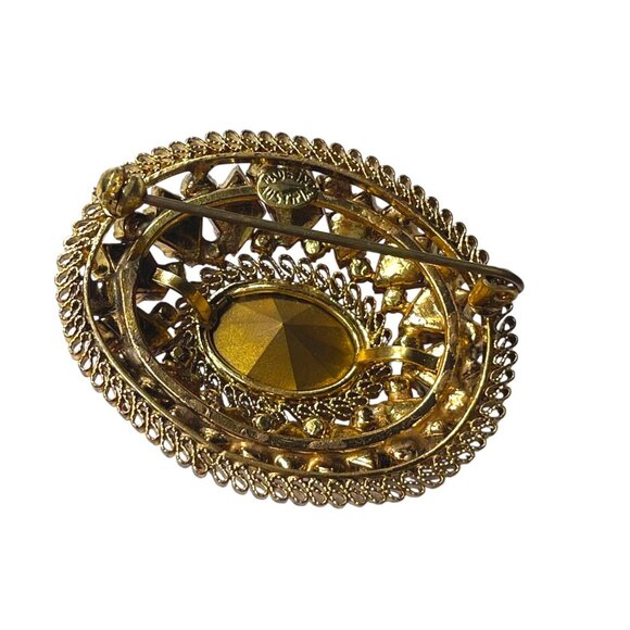 Vintage 1940's Pink Austrian Crystal in a Gold-Tone Filigree Set Brooch - Picture 4 of 8
